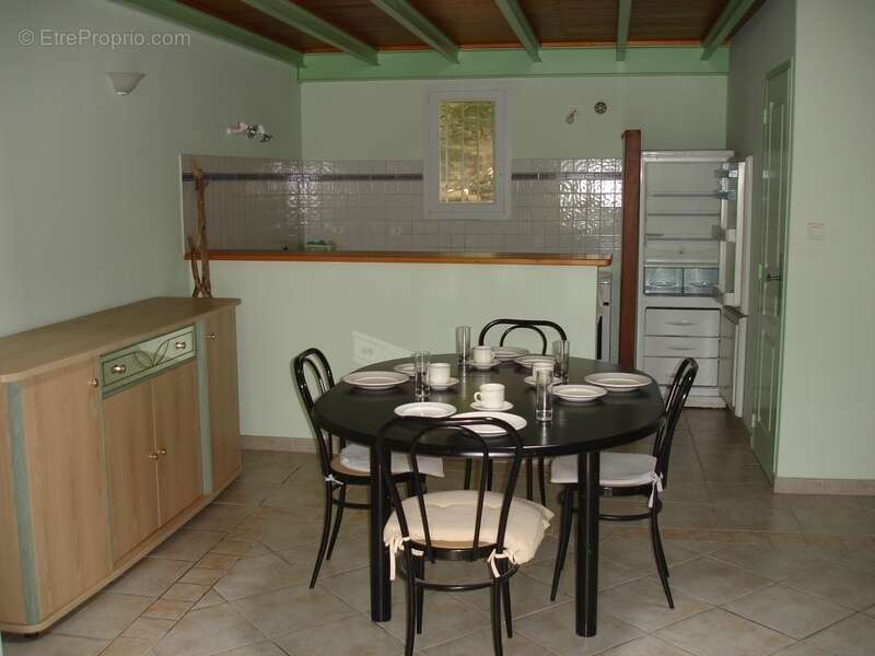 À Vendre – Gard Rhodanien -  SALAZAC Maison de Charme d'environ 200 m2 avec Piscine sur un terrain de 2079 m2 - photo 5