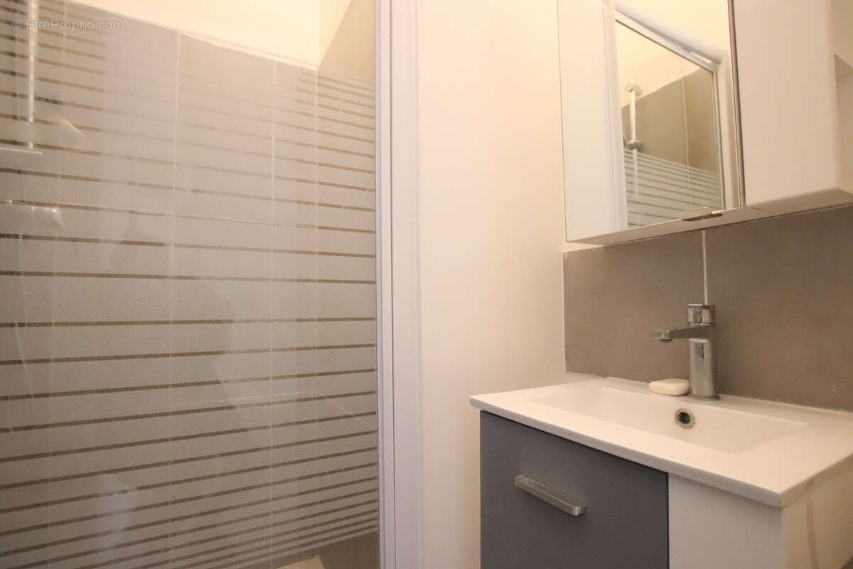 Appartement à MARSEILLE-1E