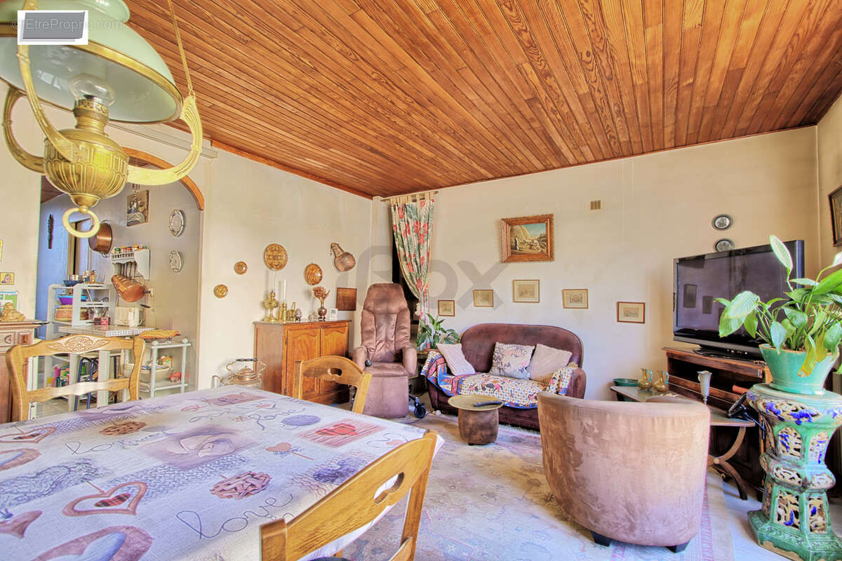 Maison à CARQUEIRANNE