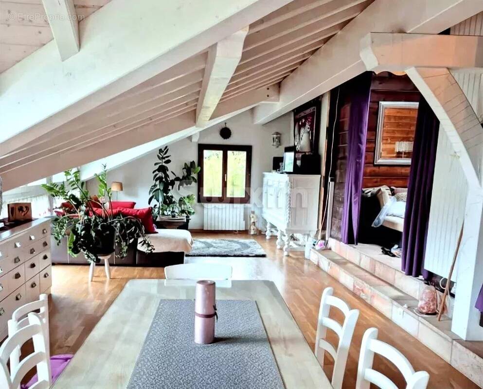 Maison à PERRIGNIER