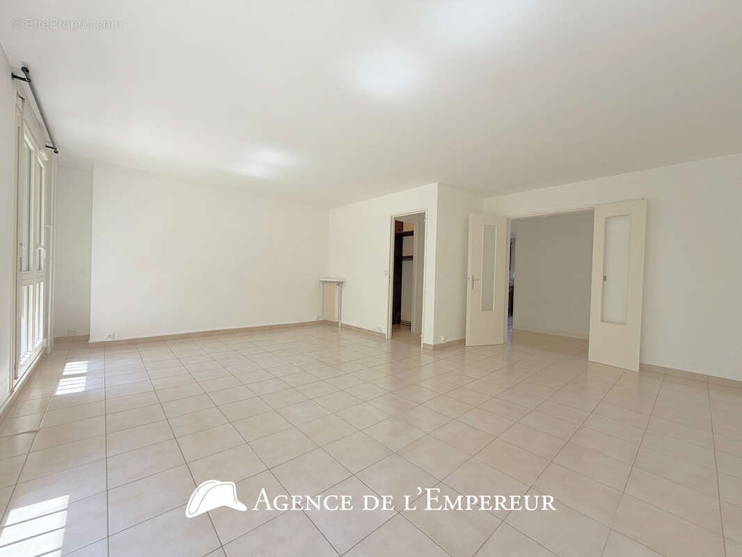 Appartement traversant 5 pièces - Rueil Buzenval - photo 5