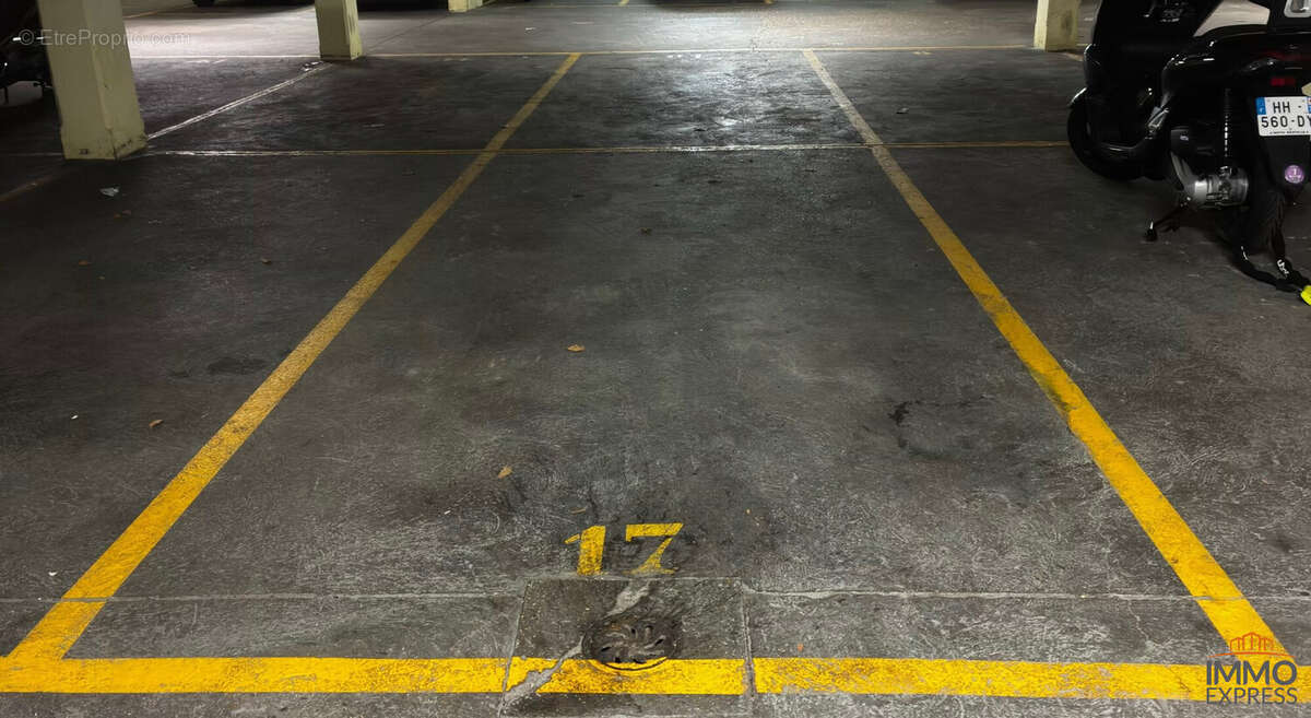 Parking à PARIS-13E
