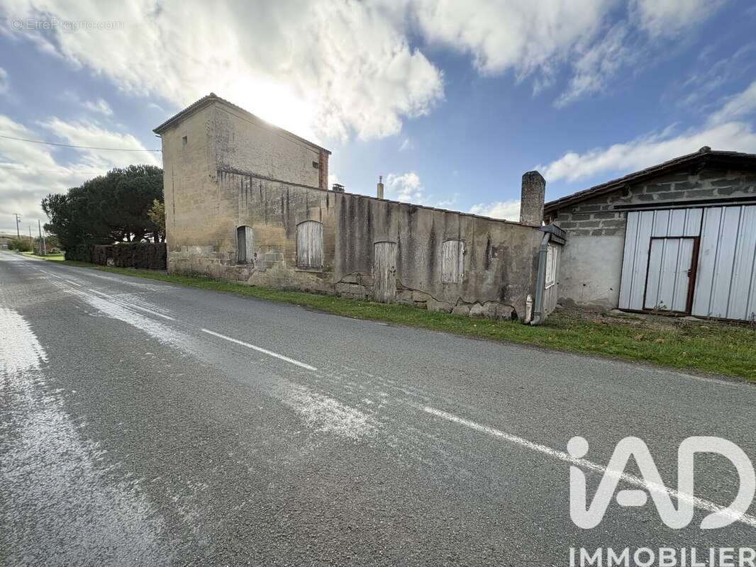 Photo 4 - Maison à LUSSAC