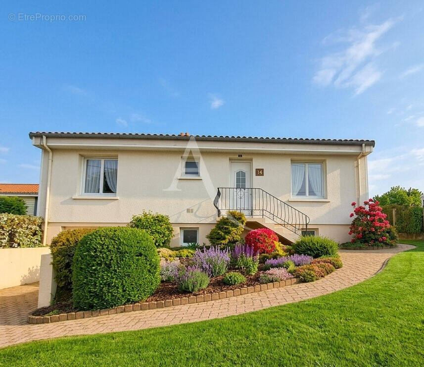 Maison à CHAMBRETAUD