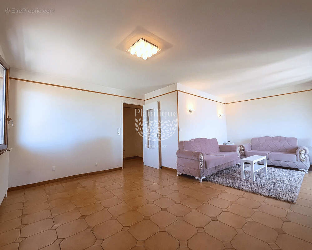 Appartement à EVIAN-LES-BAINS