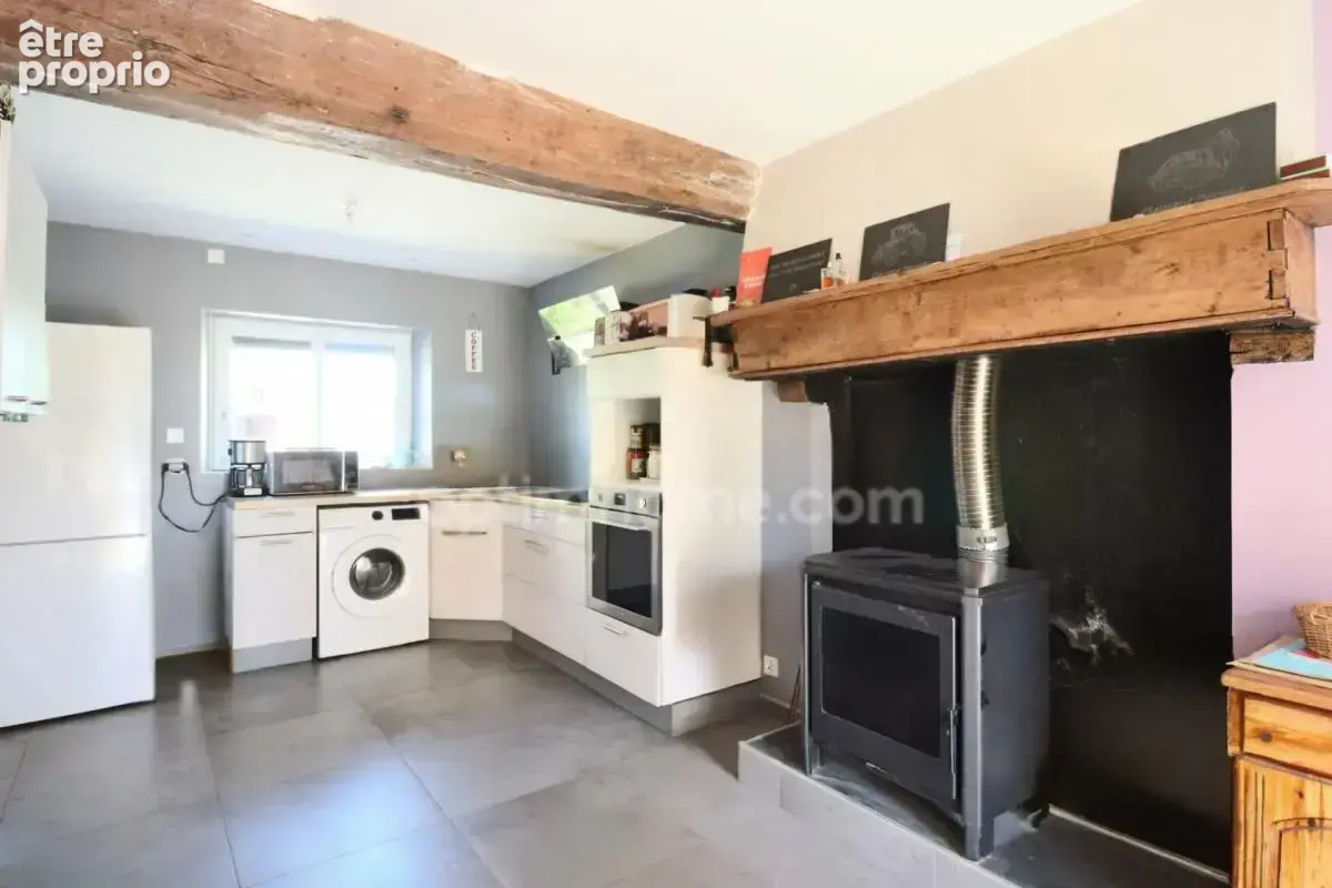 Maison de Village 87 m²- 4 Pièces - 2 Chambres - Gite à rénover - Grange - Dépendances sur parcelle de 1238 m² - SAINT LEGER MAG - photo 5