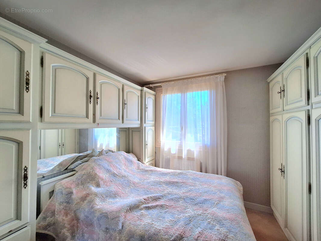 A vendre maison 141 m2 à fort potentiel et idéalement placée à Domérat équipé d'un ascenseur. - photo 10