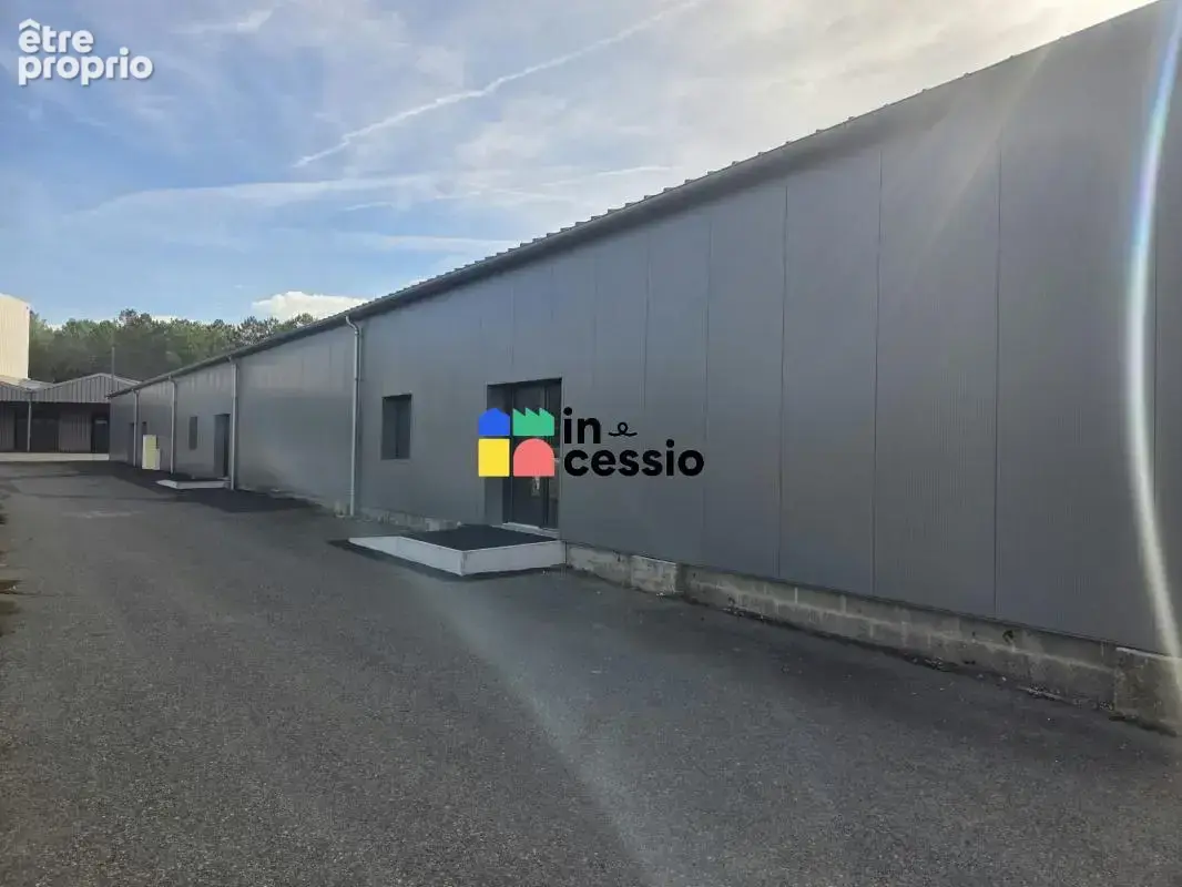 ? À vendre – Cellules d'activité 300 m2 totalement rén - photo 6
