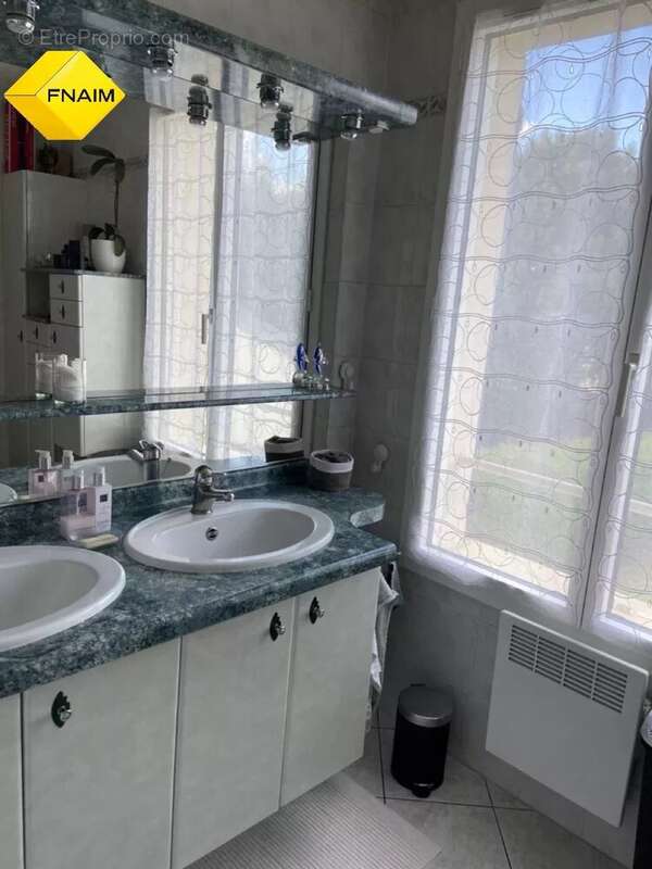 Maison à SAULX-LES-CHARTREUX