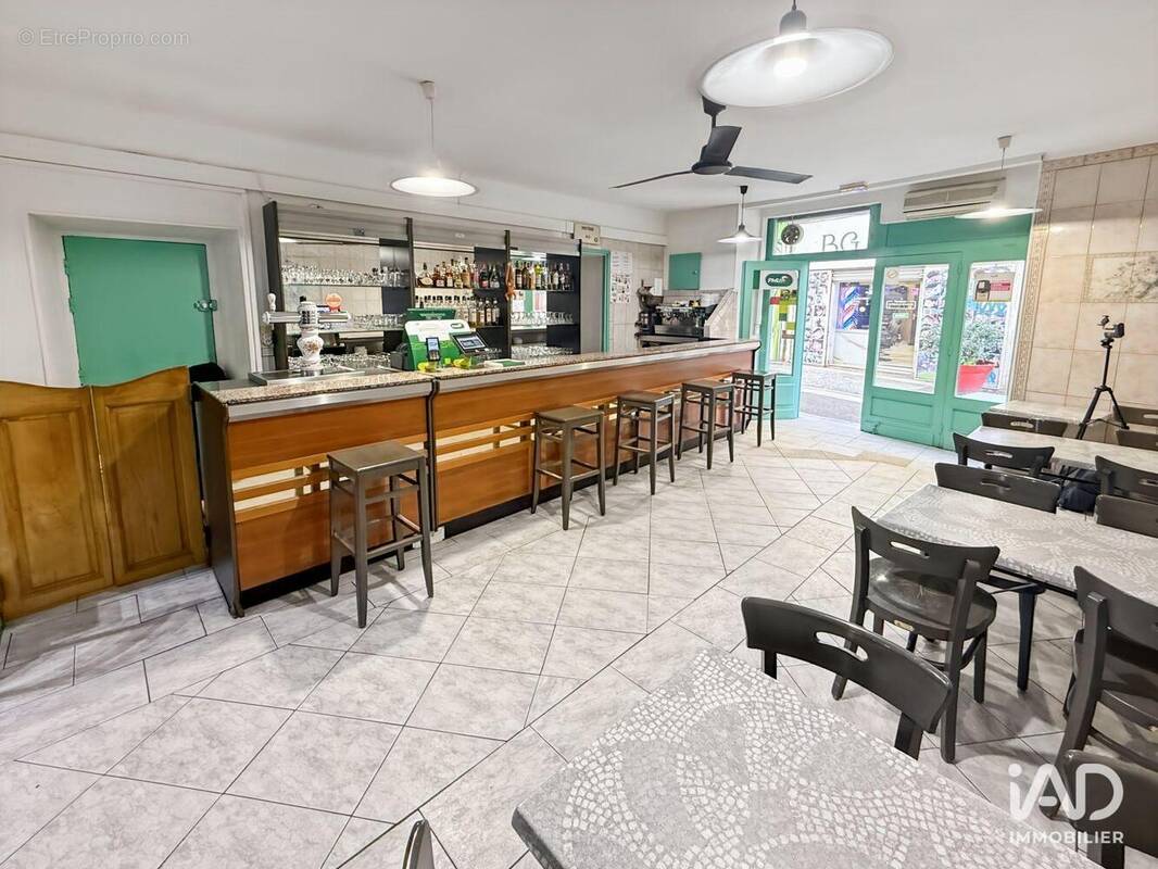 Photo 1 - Commerce à SAINT-MAXIMIN-LA-SAINTE-BAUME