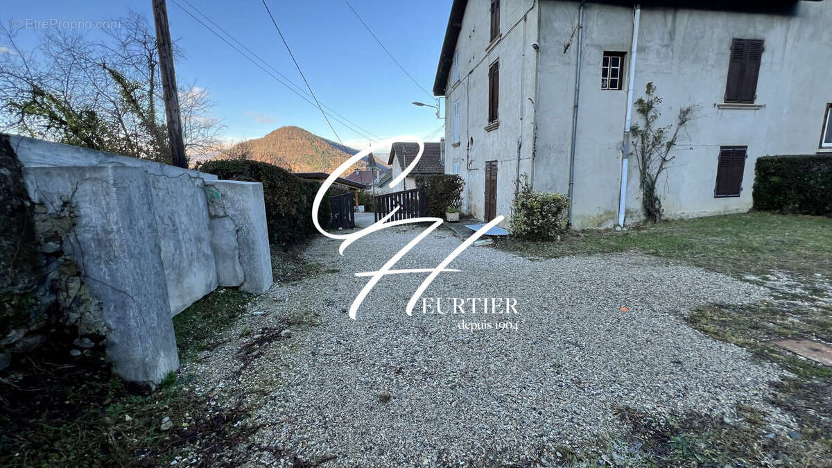 Terrain à SAINT-MARTIN-D'URIAGE