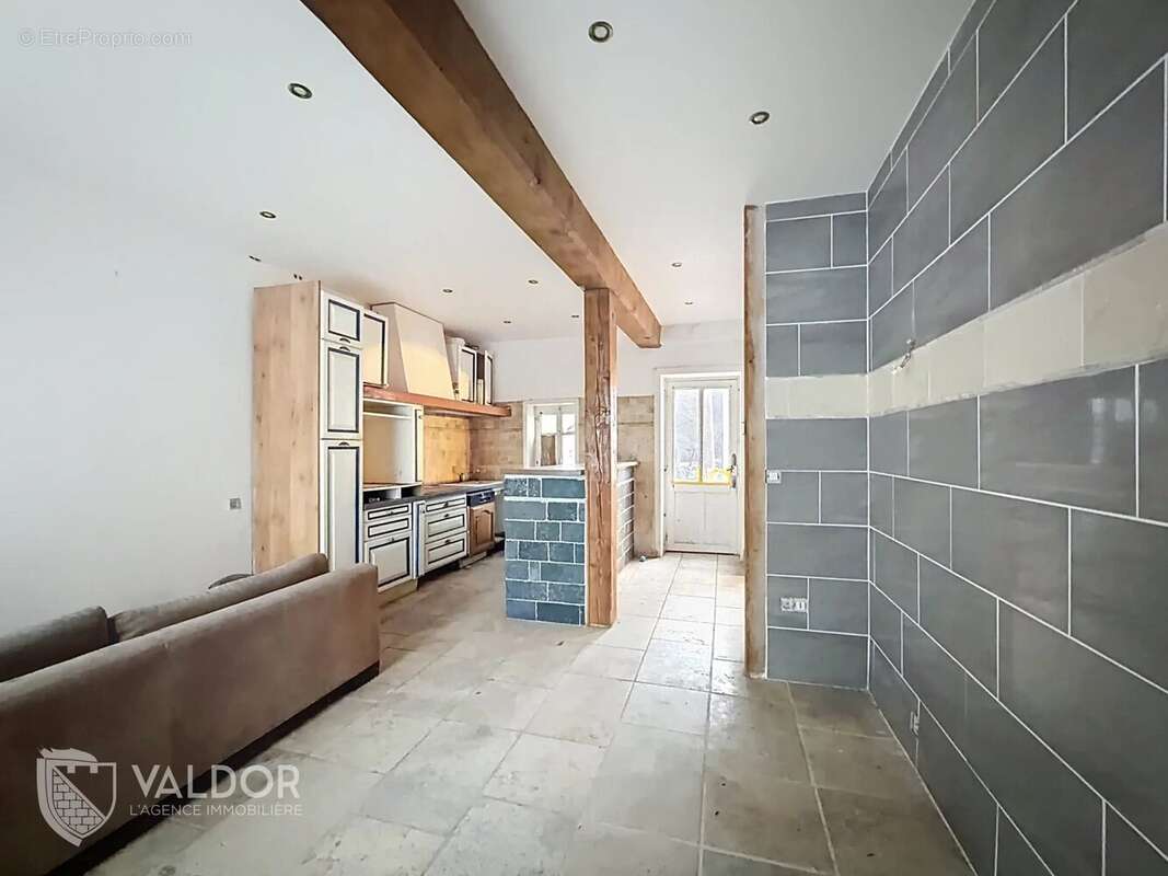 Appartement à MONTMERLE-SUR-SAONE