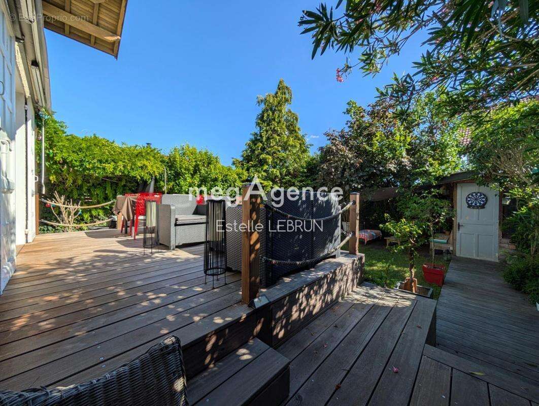 Maison - 8 pièces - 6 Chambres - Studio 16m² - Garage - Stationnement - Sous-Sol Complet - Jardin Sans Vis-à-Vis - photo 16