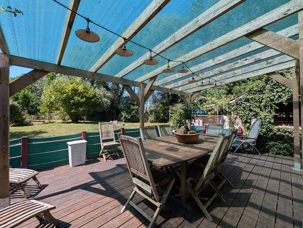 Longère en pierre à vendre au Mont-Dol  5 chambres  Dépendances  Terrain arboré de 7 000 m² - photo 4