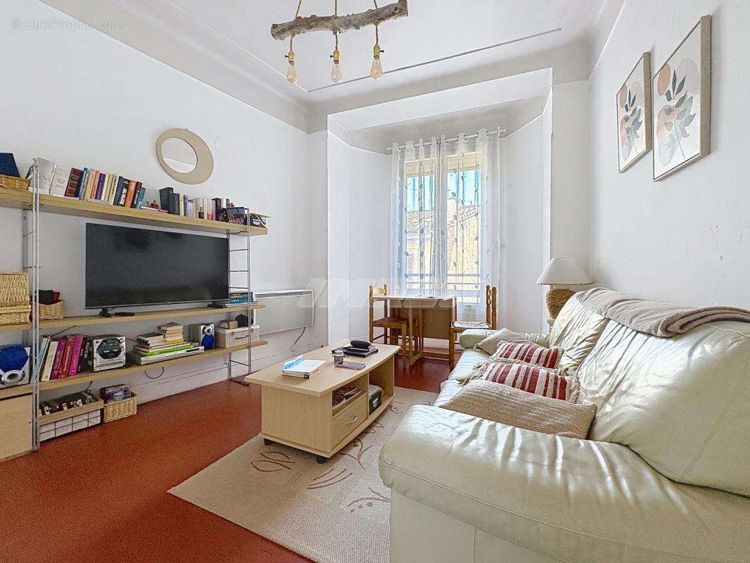 Appartement à MARSEILLE-5E