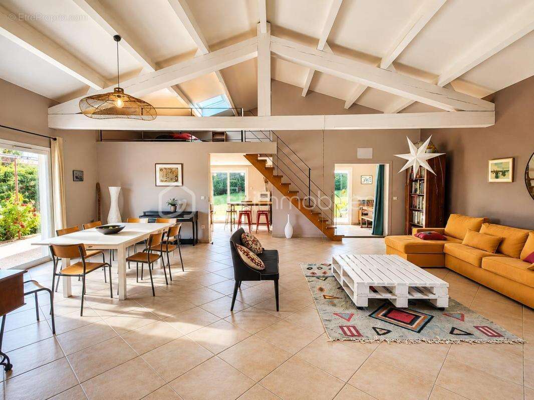 Villa d’architecte au cœur de la nature avec vue sur les montagnes - photo 3