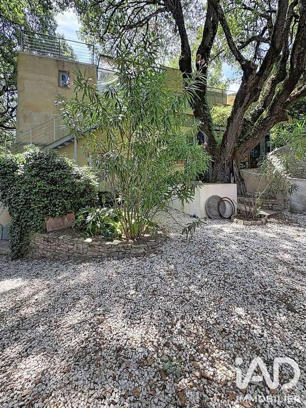 Maison 450 m² à Apt  - photo 3