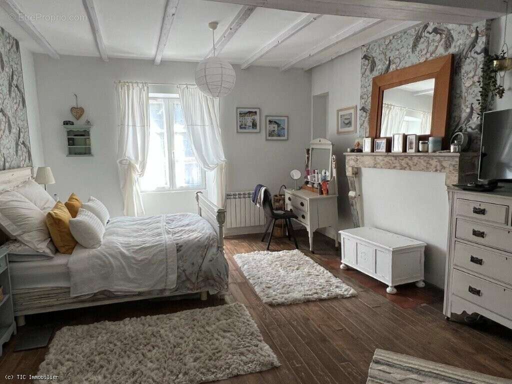 Maison à VERTEUIL-SUR-CHARENTE