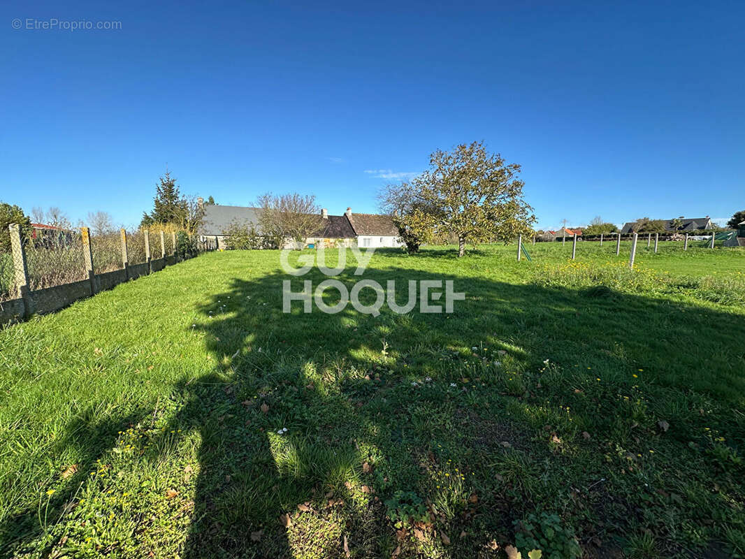 Terrain à LA FEUILLIE