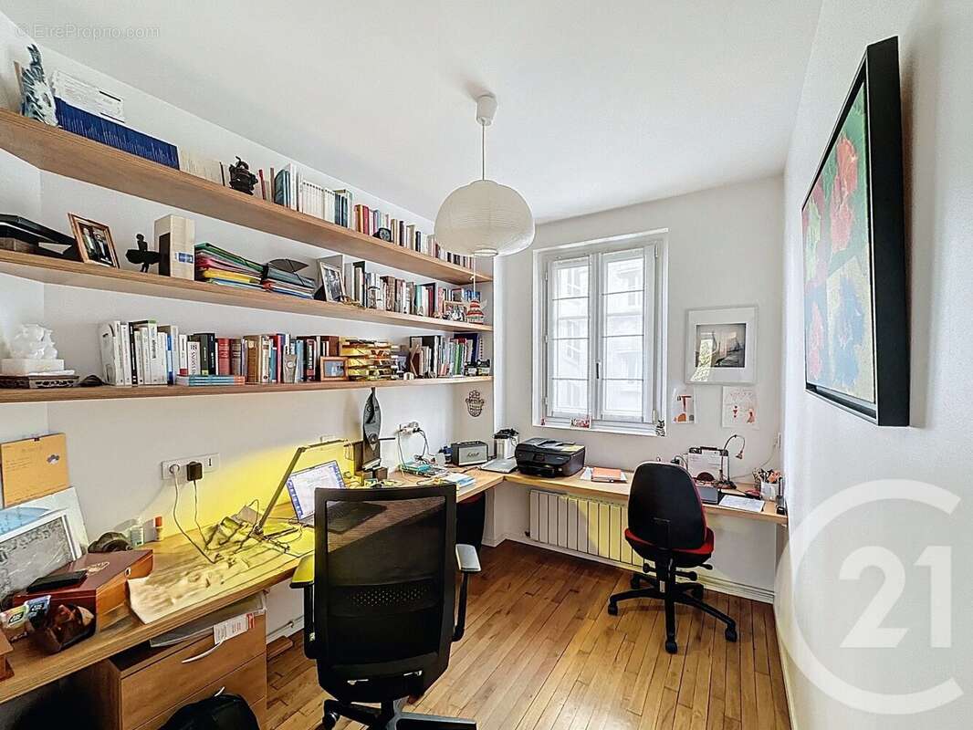 Appartement à PARIS-14E