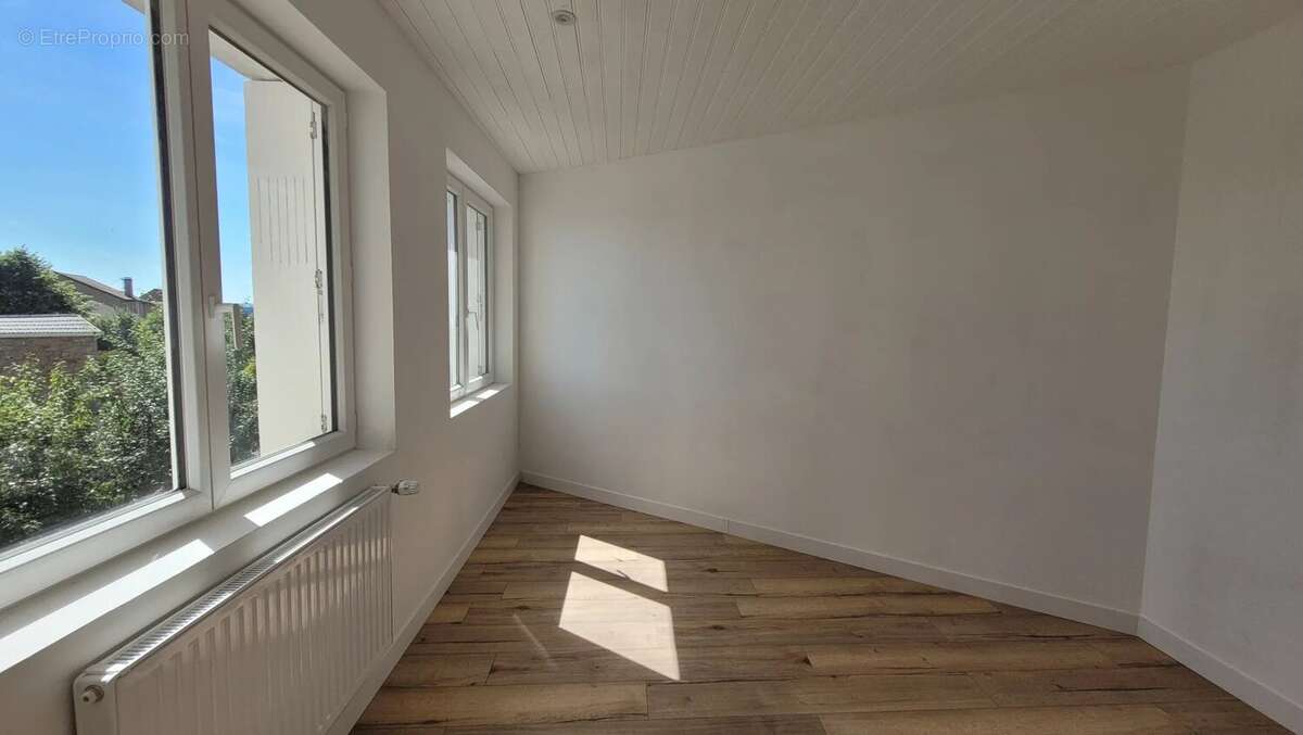 Maison de village avec petite cour intérieure St Agrève - photo 10