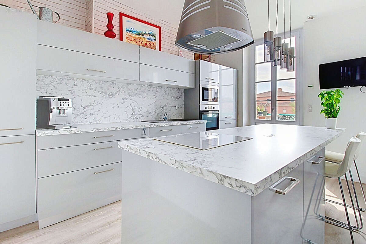A vendre en exclusivité draguignan superbe appartement t3 spacieux de 100 m² en centre ville - photo 5