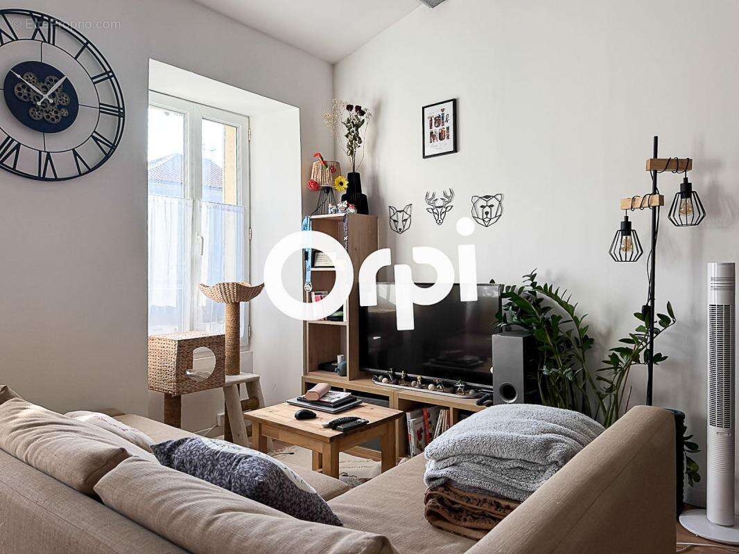 Appartement à FOURAS