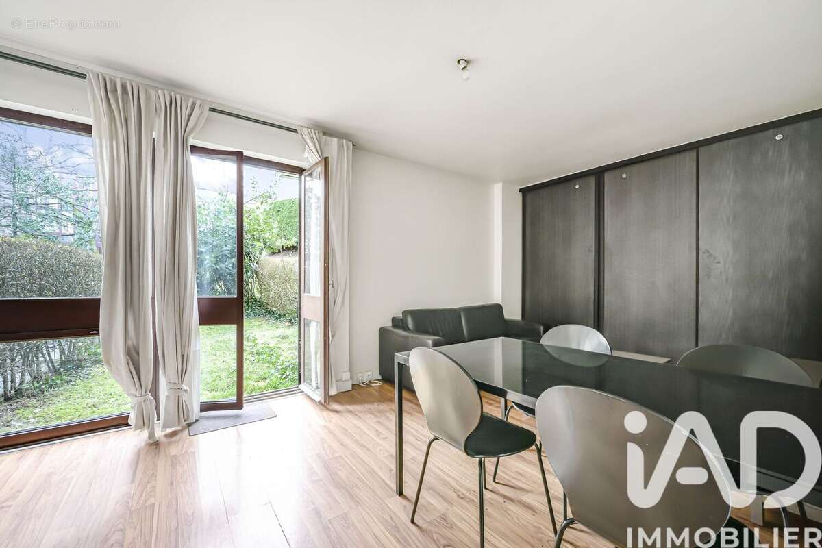 Photo 2 - Appartement à JOUY-EN-JOSAS