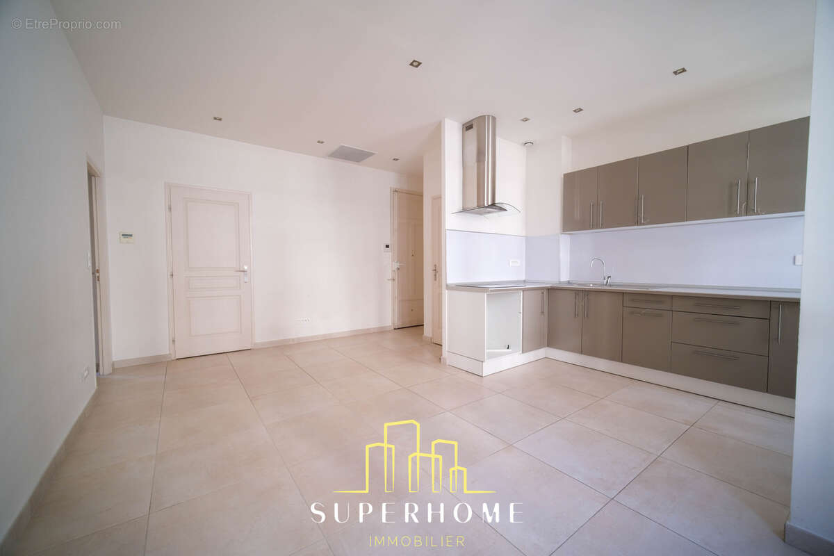 Appartement à MARSEILLE-6E