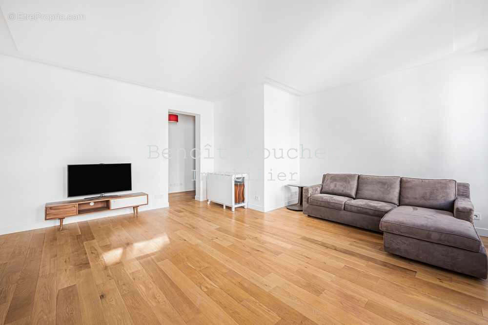 Appartement à PARIS-10E