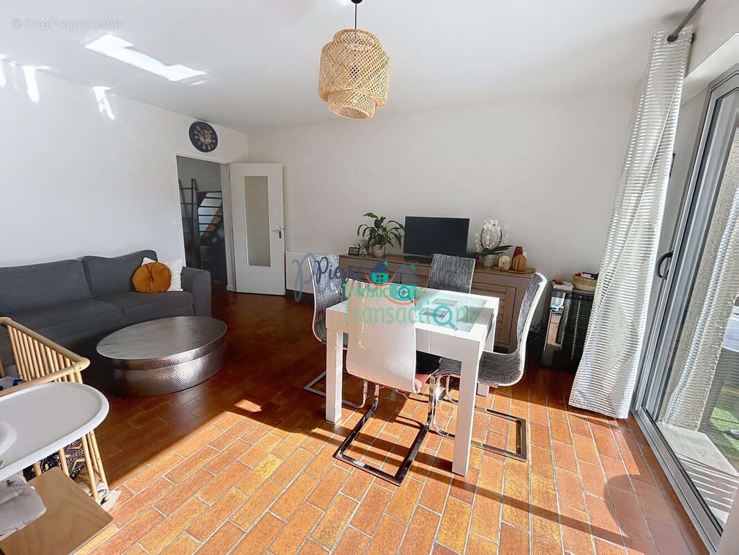 Appartement à LILLEBONNE