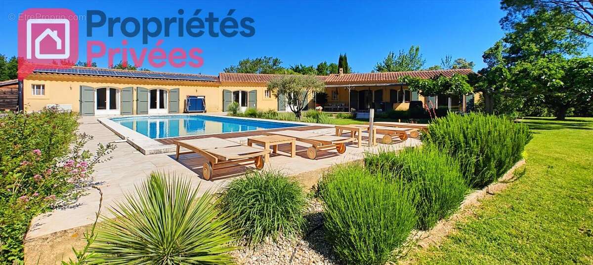 Maison à MOURIES