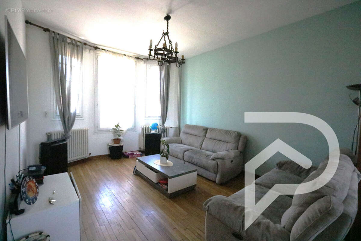 Maison à LONGUEIL-ANNEL