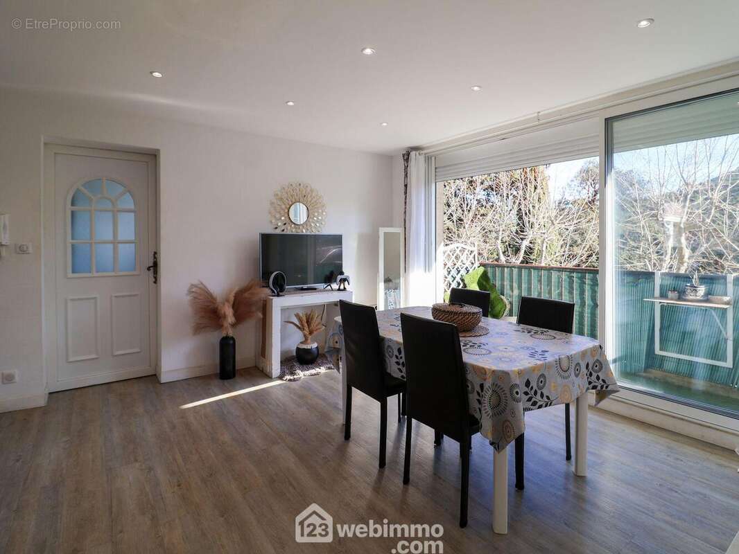 Appartement à MARSEILLE-9E