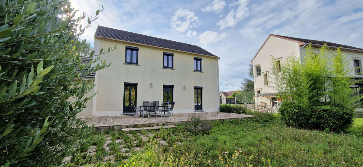 Maison à BELLOY-EN-FRANCE