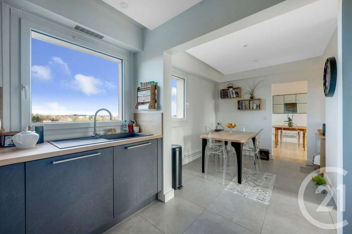 Appartement à VERRIERES-LE-BUISSON