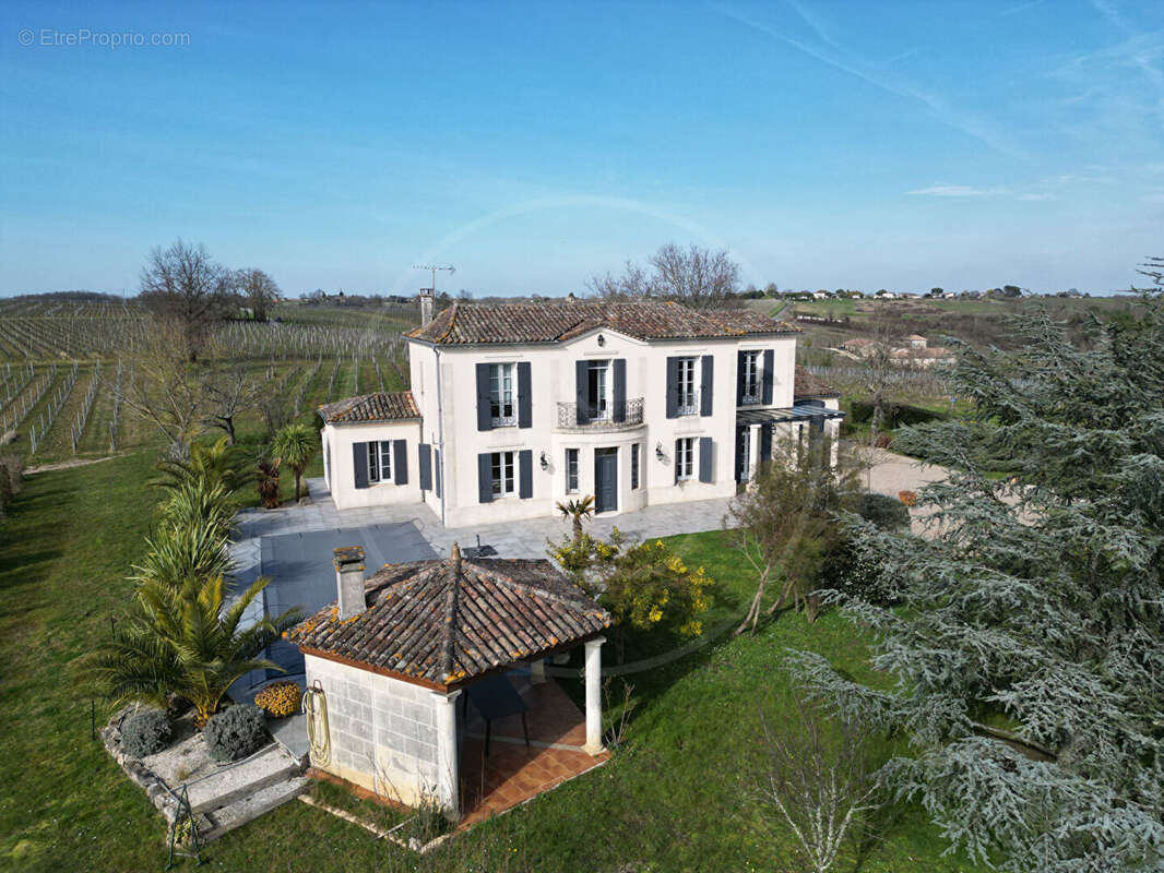 Maison à SAINT-EMILION