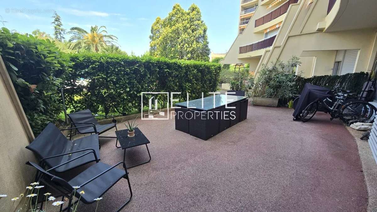 Appartement à MANDELIEU-LA-NAPOULE