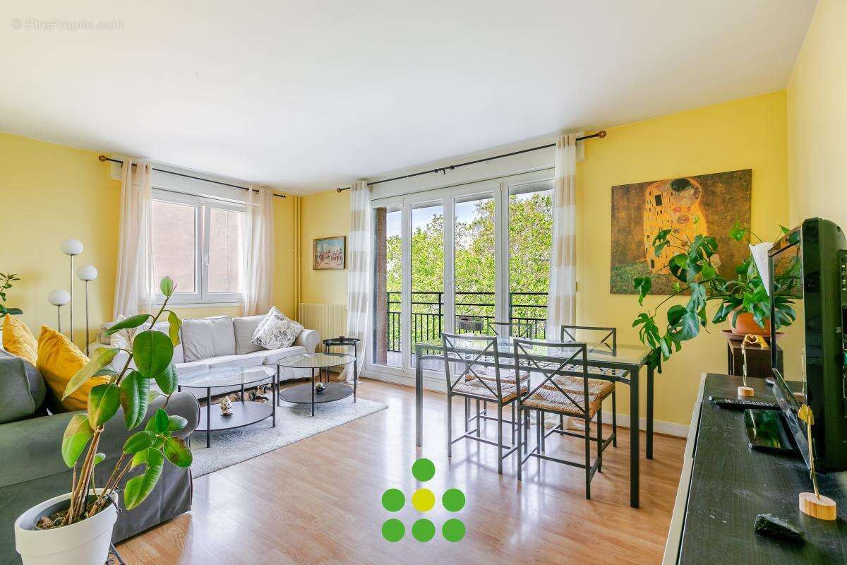 Appartement à NANTERRE