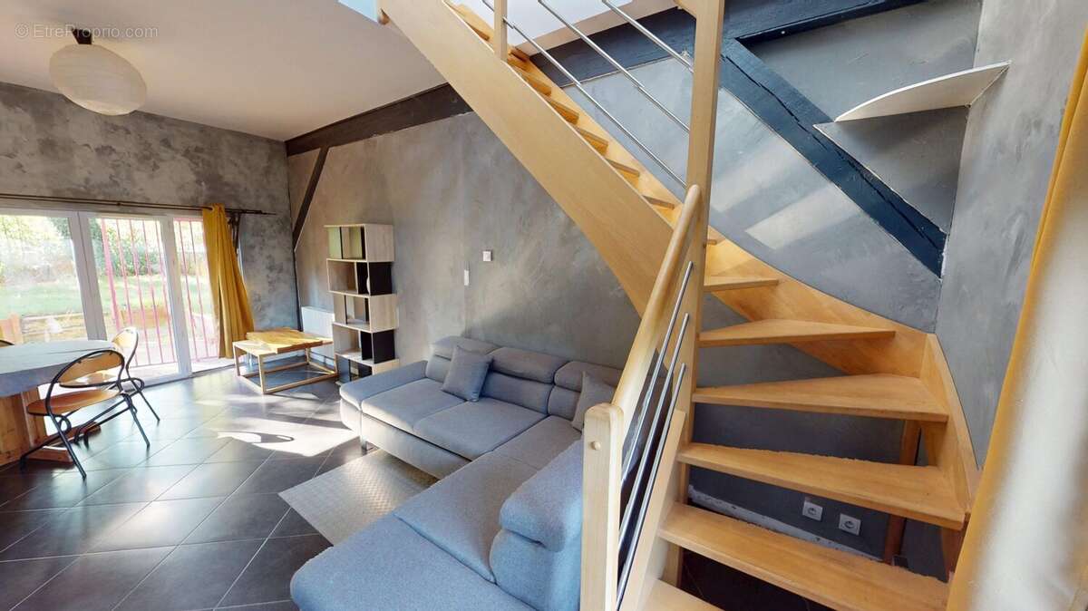 Maison à SAINT-JEAN-DE-BRAYE