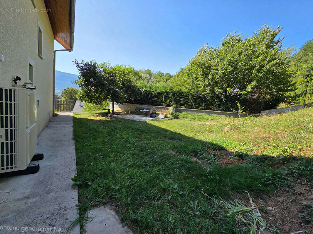 Maison Chambery 6 pièce(s) 141 m² et 559 m2 de terrain - photo 3