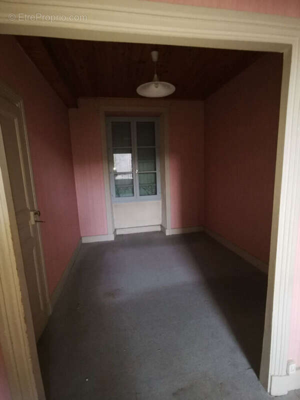 Appartement à CREMIEU