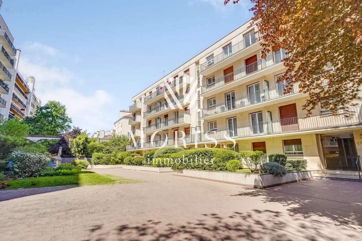 Appartement à CHARENTON-LE-PONT