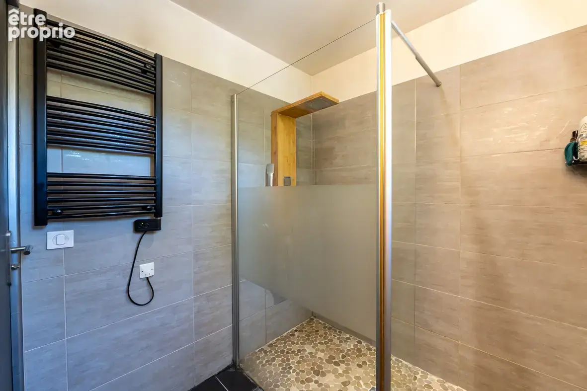 Roquefort-la-Bédoule   Maison de plain-pied sur un terrain de 2 832 m2 avec piscine et dépendances - photo 7