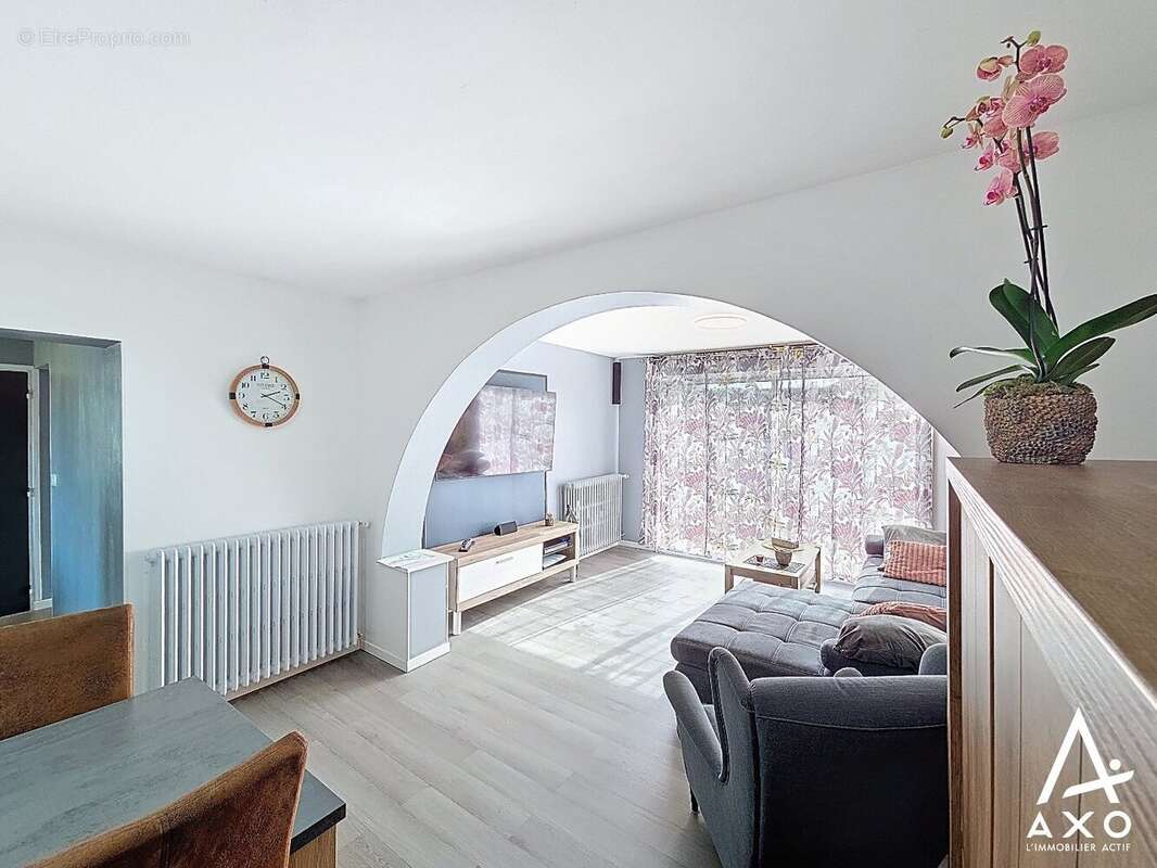 Maison à SAINT-PIERRE-DU-MONT