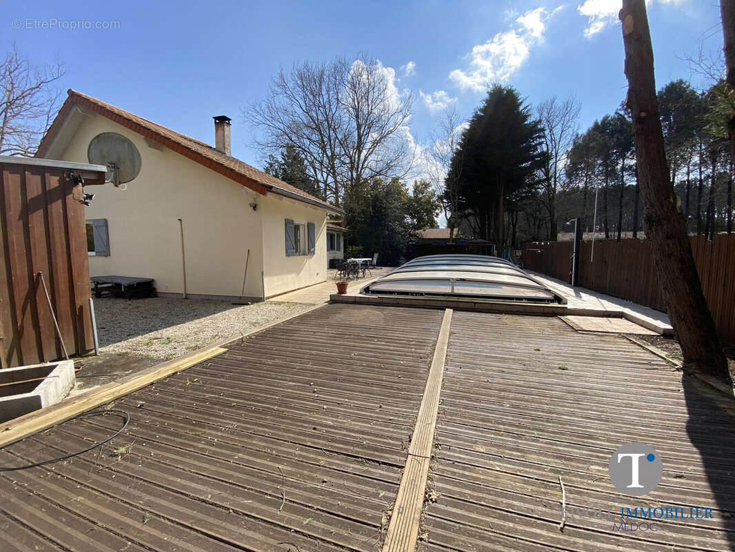 Maison à VENDAYS-MONTALIVET