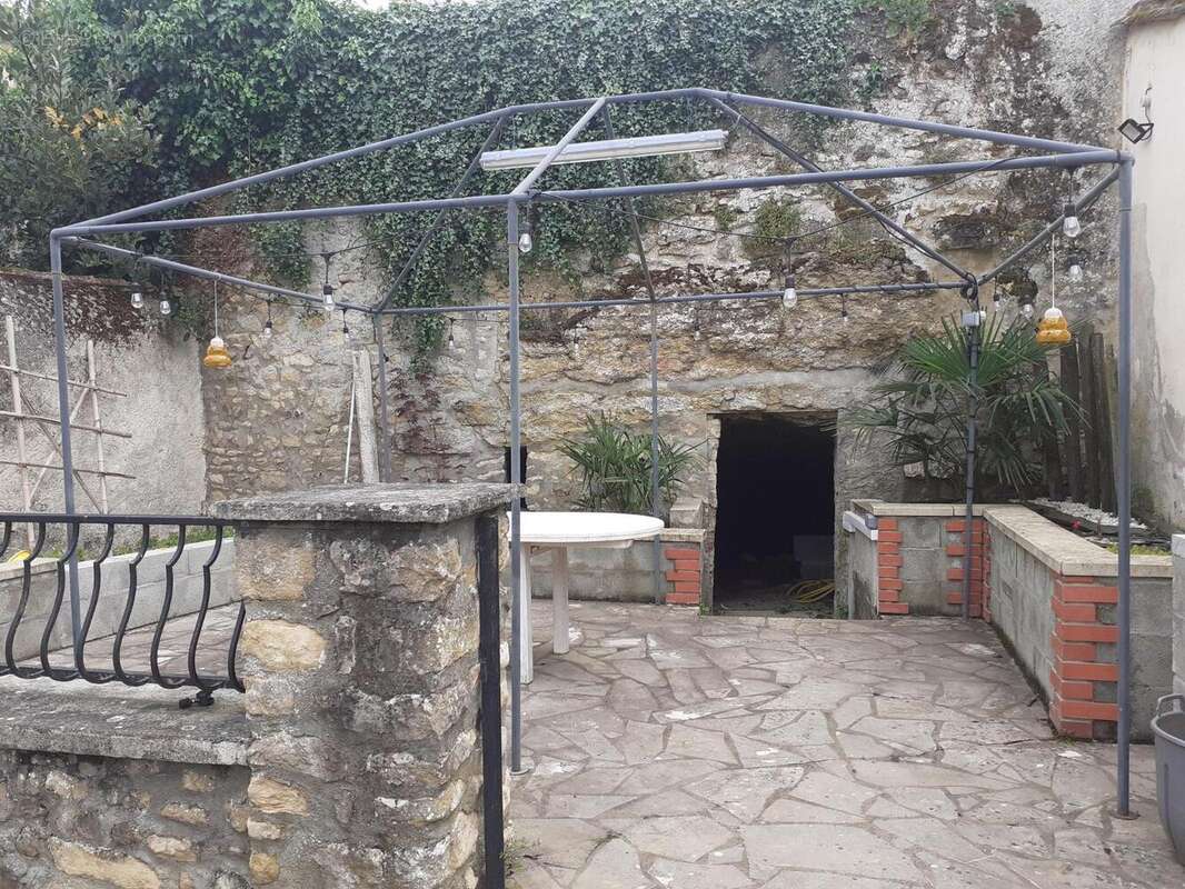   - Maison à SAINT-JACQUES-DE-THOUARS