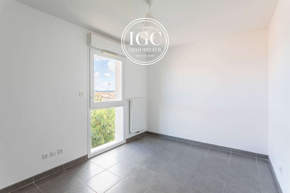 Appartement à CHATEAUNEUF-LES-MARTIGUES