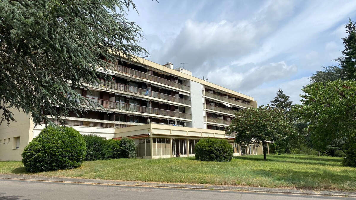 Appartement à MONTRICHARD