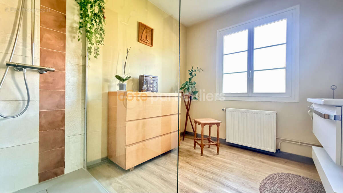 Maison à SAINT-ETIENNE-DE-TULMONT